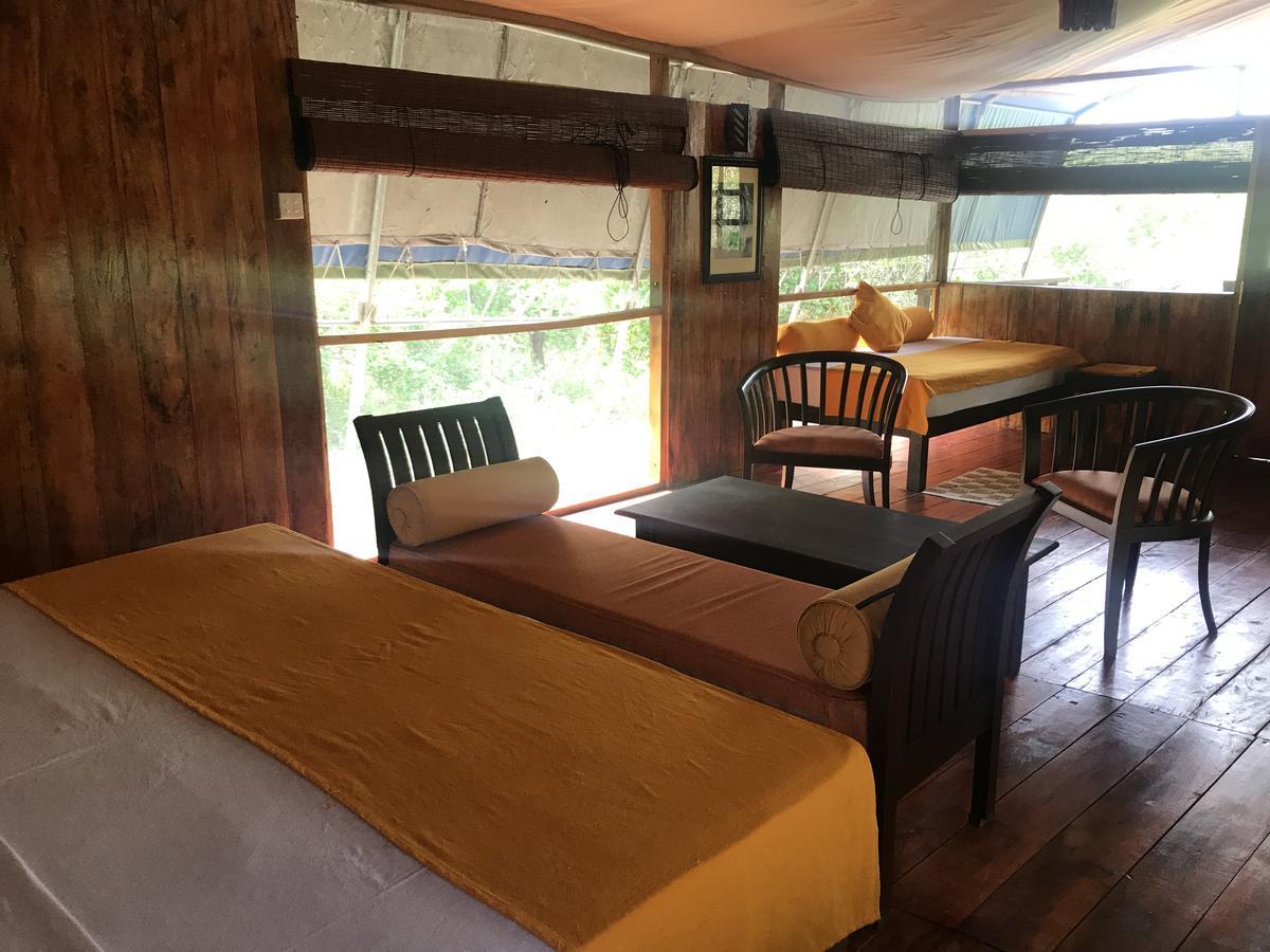 Elephant Lake Yala Tissamaharama Extérieur photo